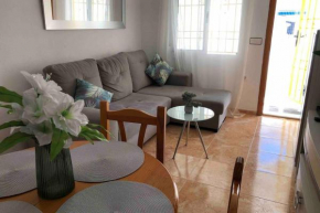 Acogedor apartamento con piscina cerca a la playa, Torrevieja